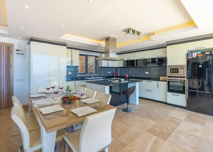 6 Bedroom Seaview With Private Pool Hot Tub فيلة *