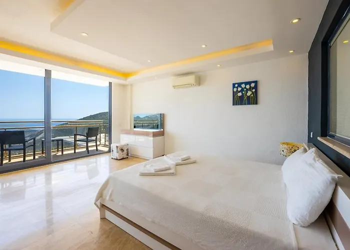 6 Bedroom Seaview With Private Pool Hot Tub *