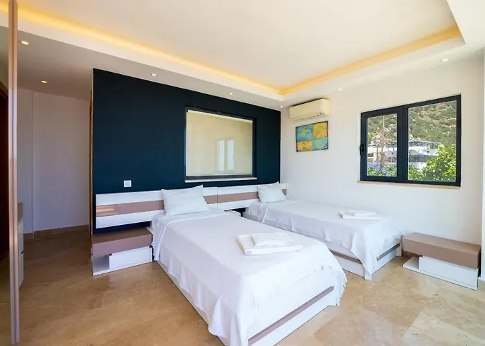 6 Bedroom Seaview With Private Pool Hot Tub