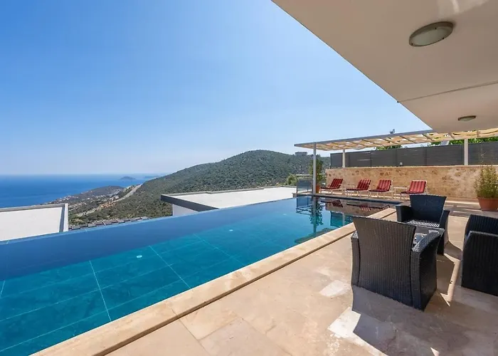 6 Bedroom Seaview With Private Pool Hot Tub فيلة كالكان