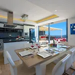 6 Bedroom Seaview With Private Pool Hot Tub Вилла *