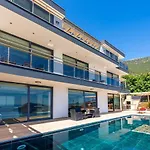 Вилла 6 Bedroom Seaview With Private Pool Hot Tub *