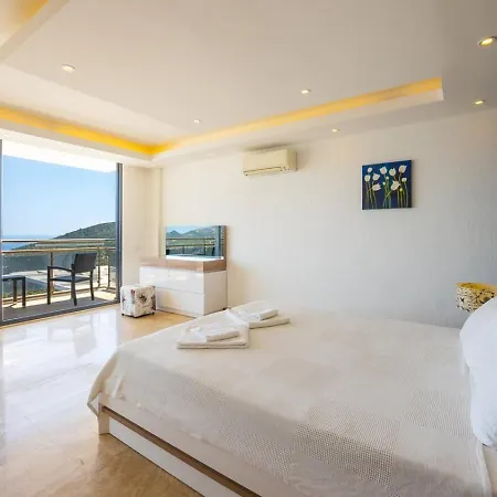 6 Bedroom Seaview With Private Pool Hot Tub *